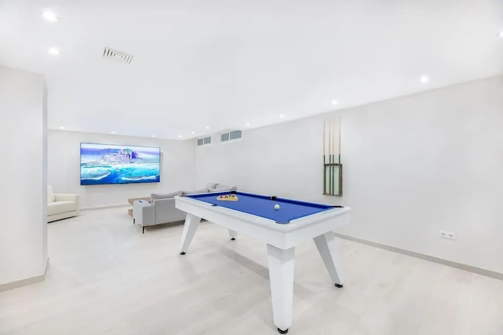 Amazing 4 Bed Beachfront Dominion Beach Rdr358 Estepona Apartment