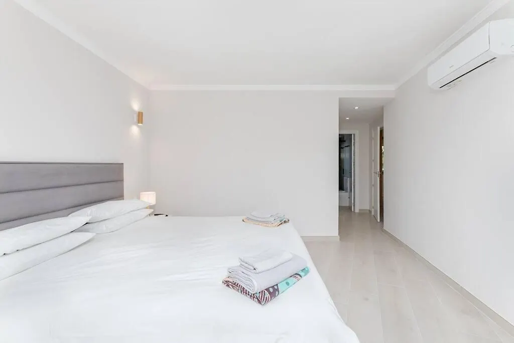 Amazing 4 Bed Beachfront Dominion Beach Rdr358 Estepona