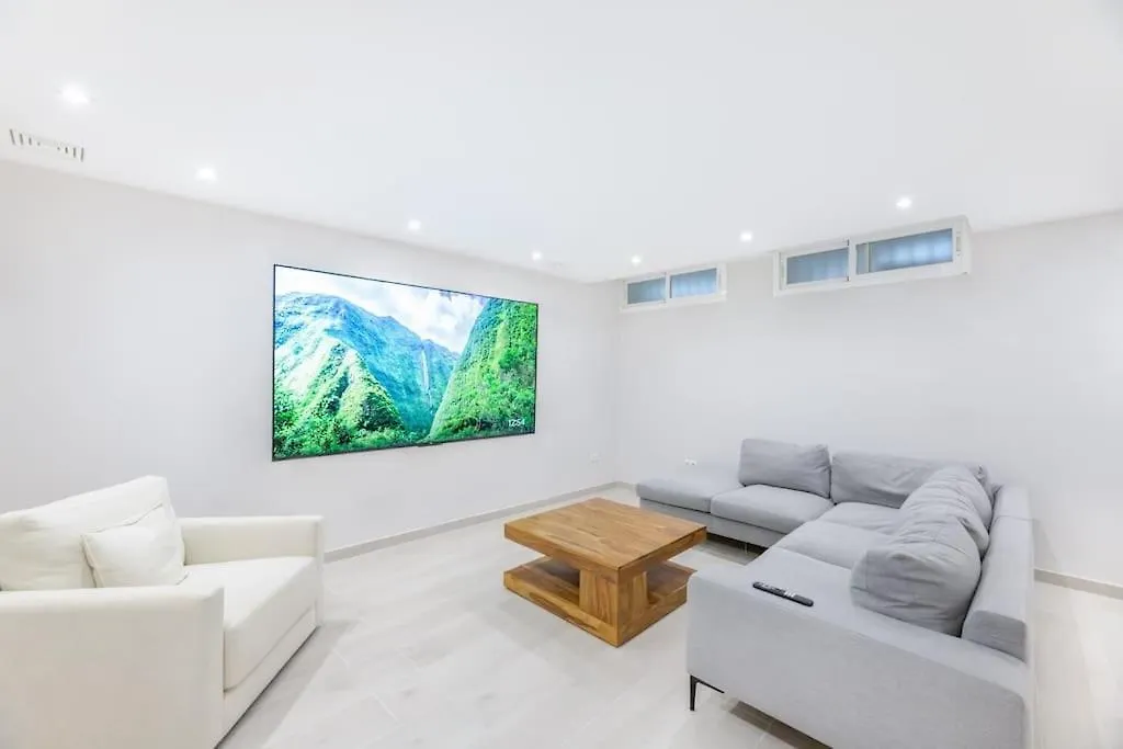 Amazing 4 Bed Beachfront Dominion Beach Rdr358 Estepona Spain