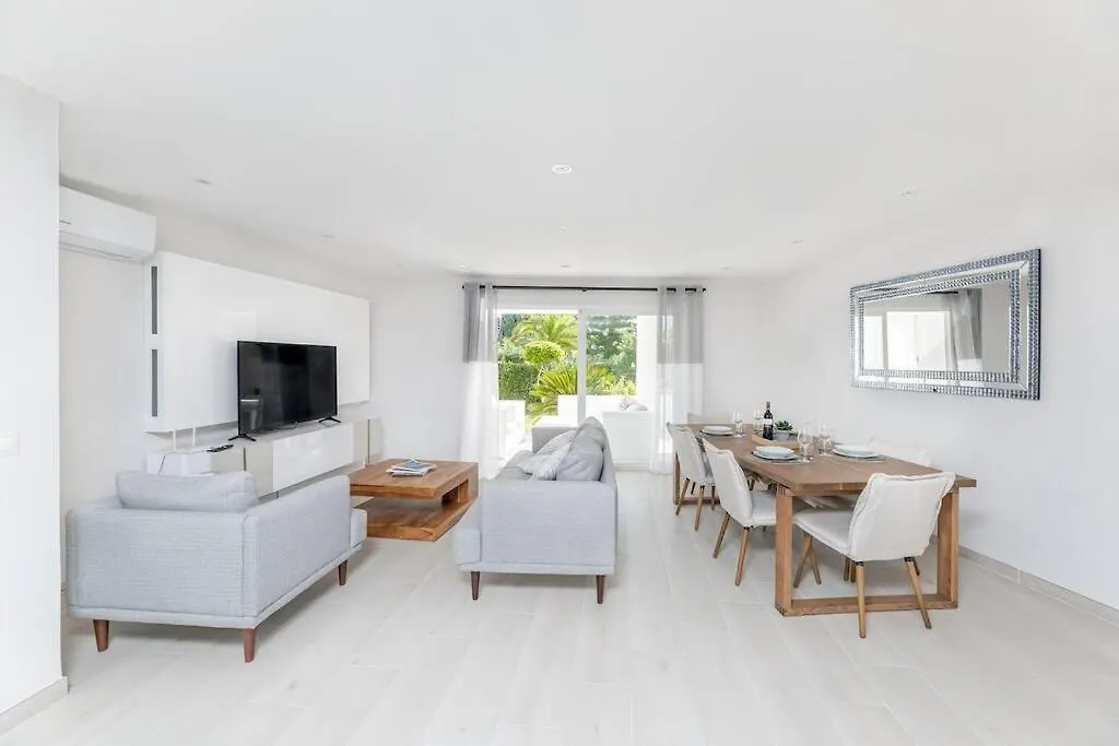 Amazing 4 Bed Beachfront Dominion Beach Rdr358 Estepona