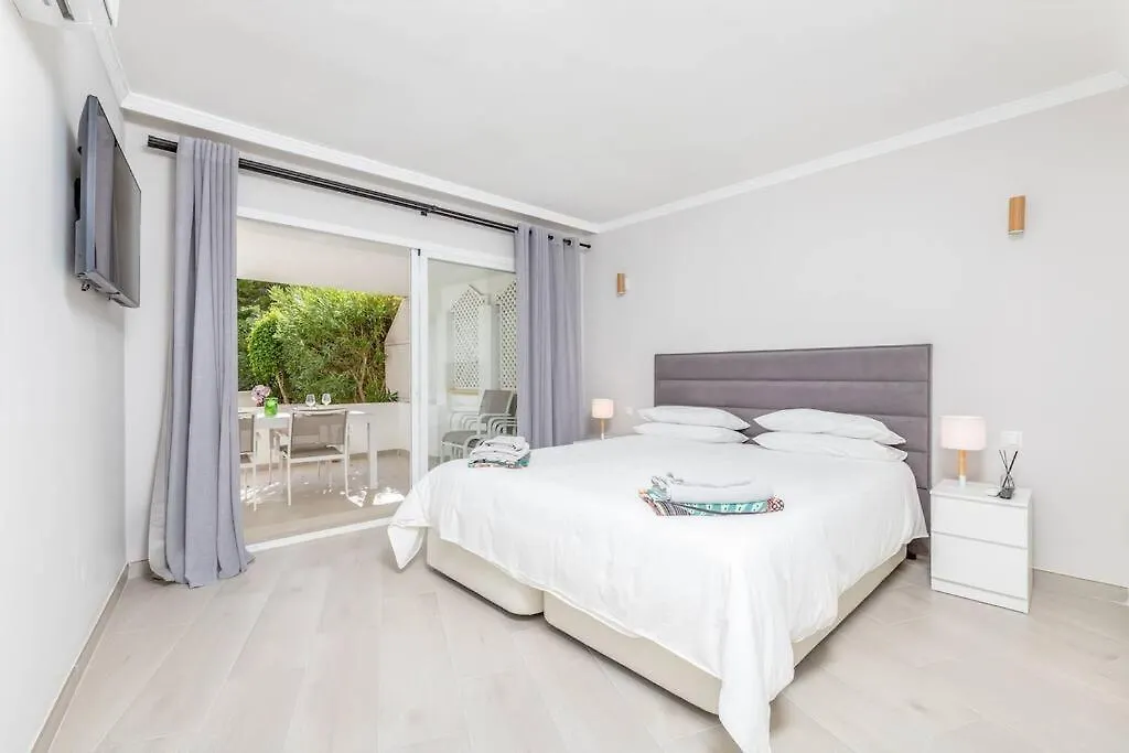 Apartment Amazing 4 Bed Beachfront Dominion Beach Rdr358 Estepona
